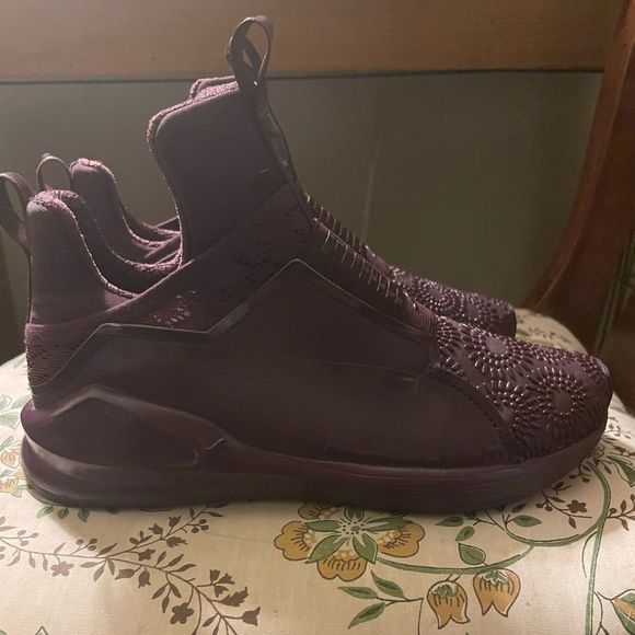 Kylie Jenner x Puma Sneakers - Picture 4 of 5